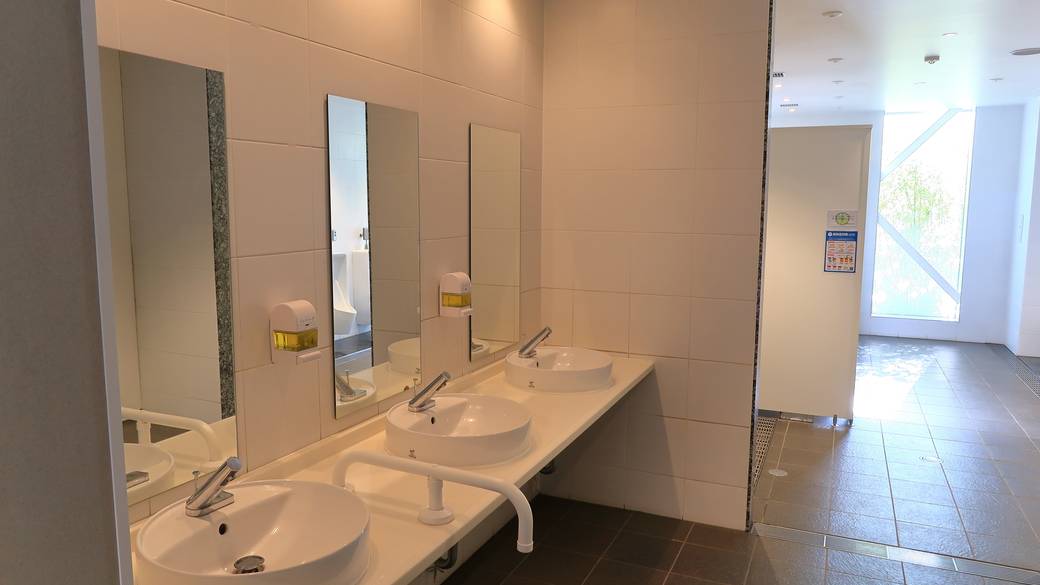 保田小学校トイレ / 3