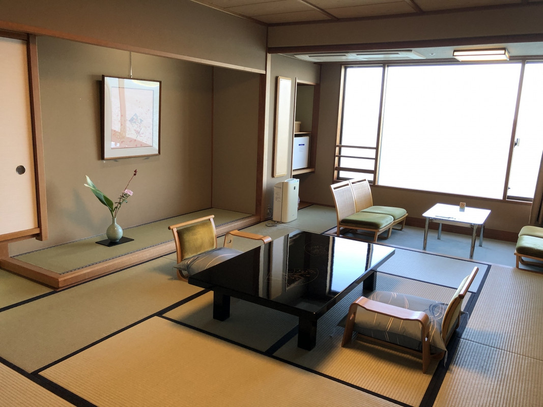 広くて清潔なお部屋です。