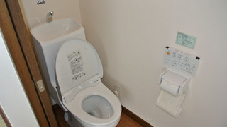 和室ファミリー (トイレ 洗面所付, 風呂は共用)