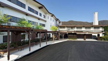 施設の入り口 / 8