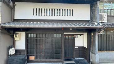 施設の正面 / 1