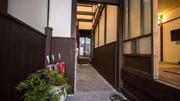 内部エントランス / 2