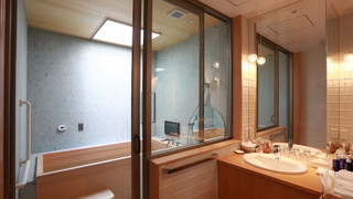 Suite 眺 最上階+ツイン+和室+檜風呂