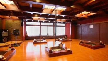 カラオケ ルーム / 4