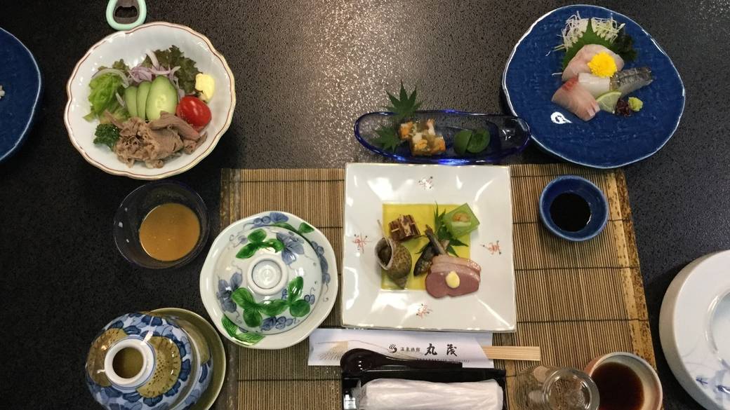 素材の旬を見極める
季節を味わう会席料理 / 2