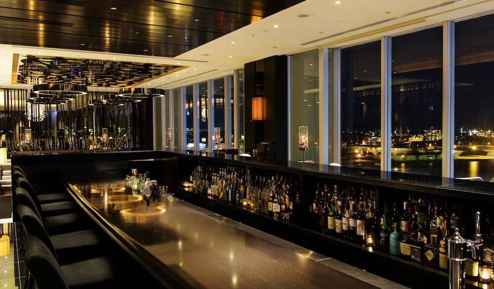 おやすみ前の1杯
那覇の街に乾杯 / 2