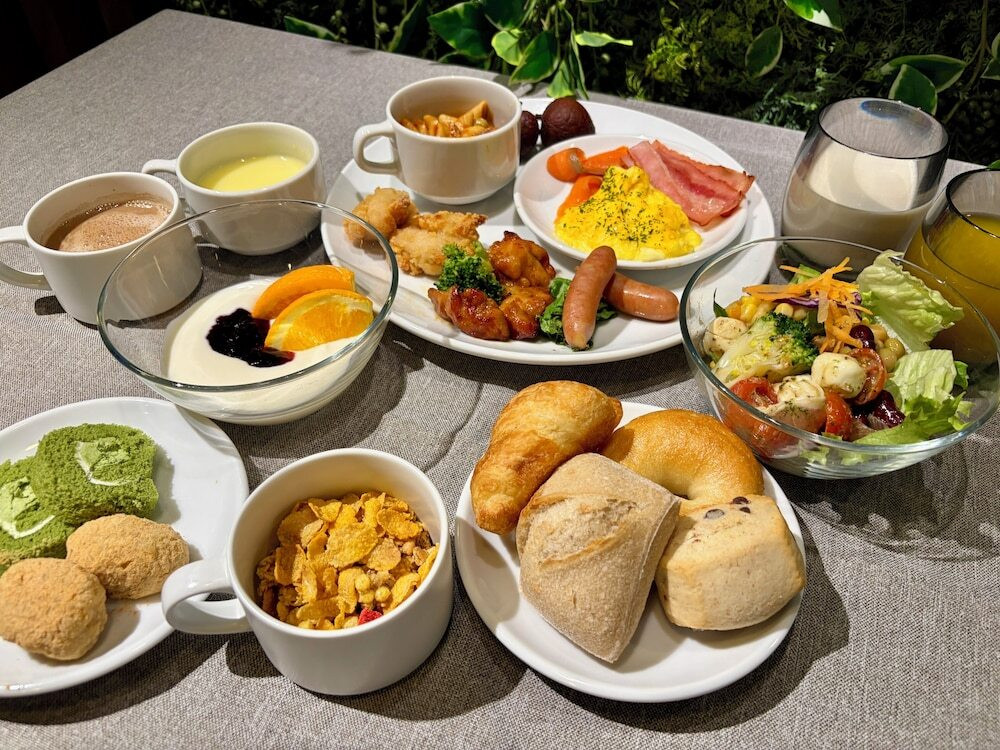 朝食