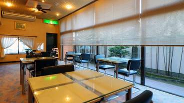 朝食スペース / 8