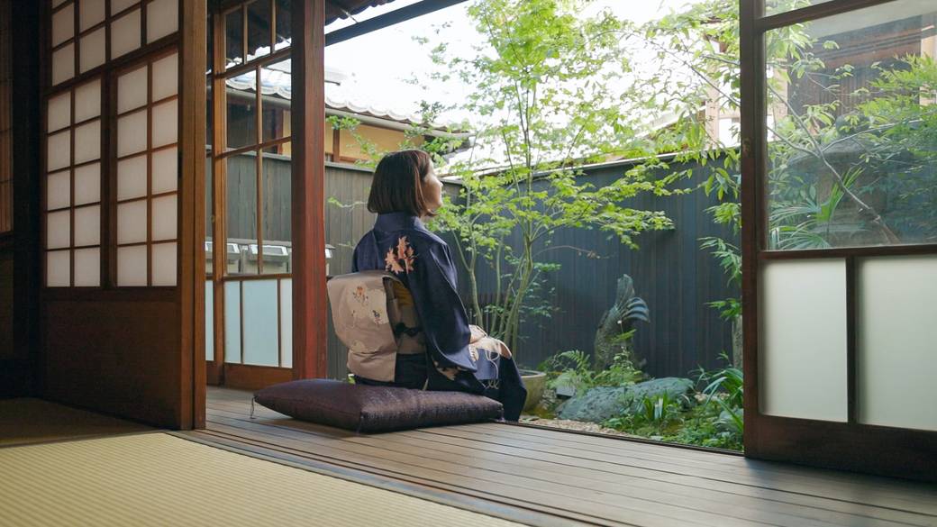 客室でのくつろぎ / 1