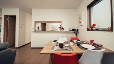 客室内のダイニングエリア / 14