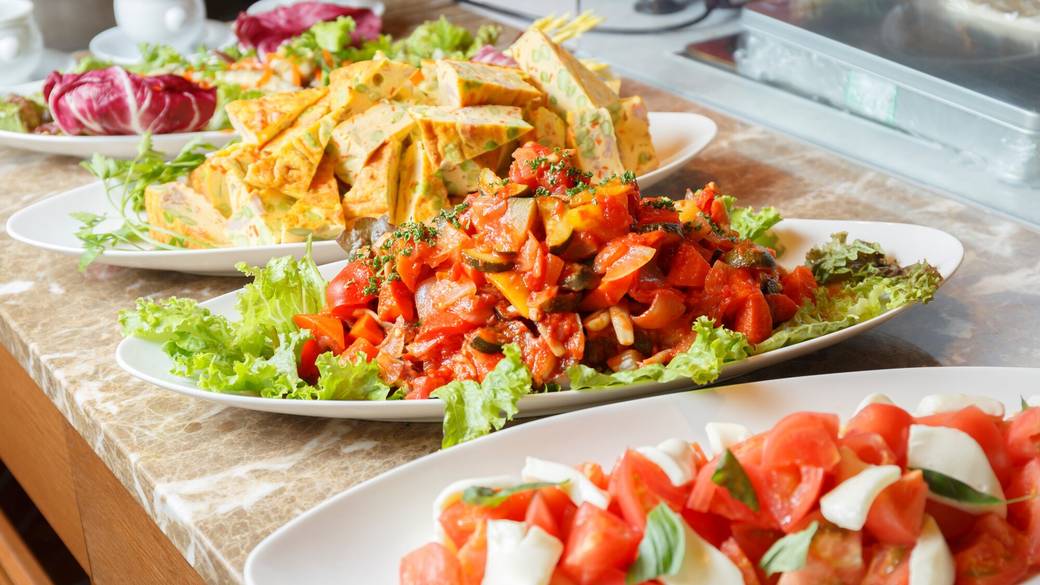 イタリア料理店の
優雅な朝食ビュッフェ / 2