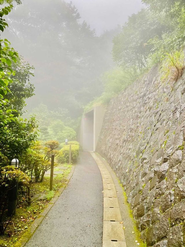 早雲山駅へ向かう旅館専用エレベーター / 1