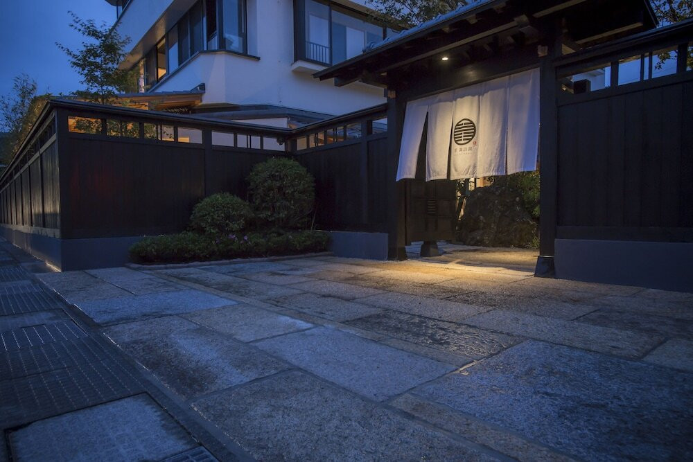 諏訪湖のほとりに佇む湯宿で絶景とともに「土鍋ご飯」を♪3452889