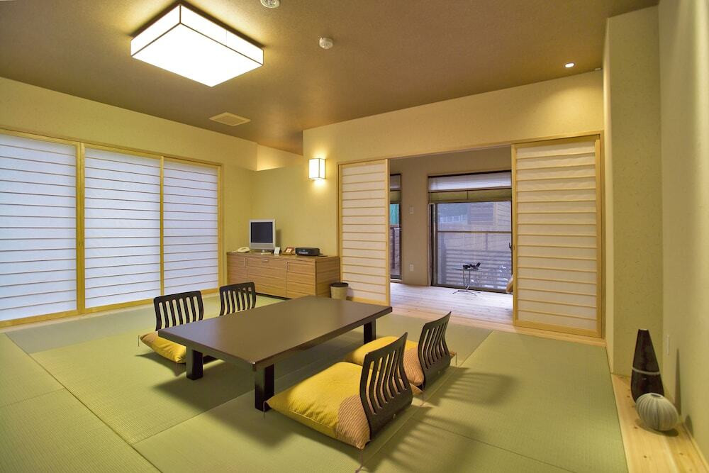 月見台付き客室/月雫