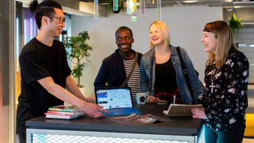 コンシェルジュ デスク / 1