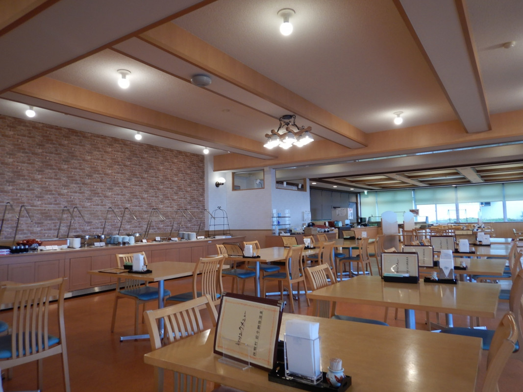 ビュフェ食事会場