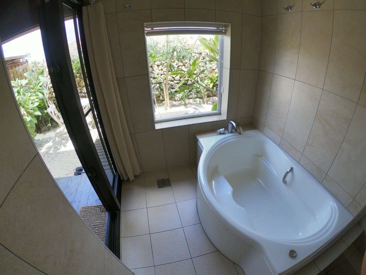 満天の星を見上げる露天風呂で癒しの時間を3552633