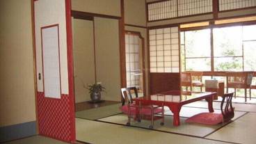 客室内のダイニングエリア / 3