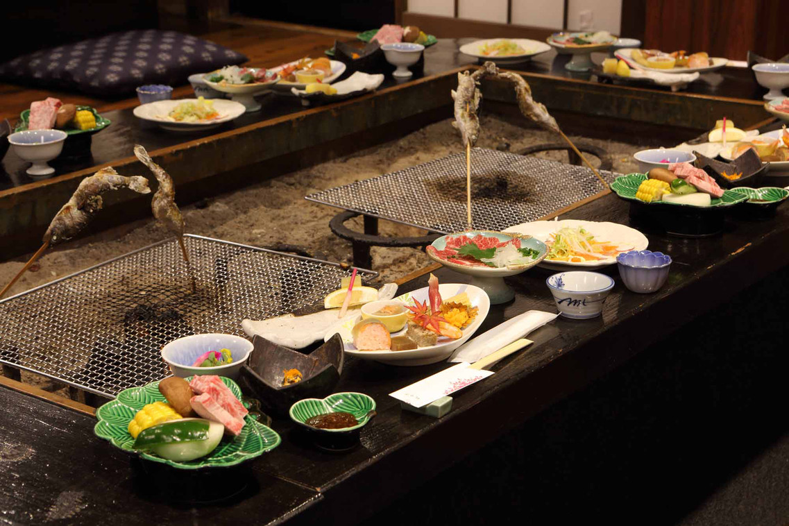 温泉付きの離れや囲炉裏料理、温かいおもてなしに家族でほっこり♪4237852