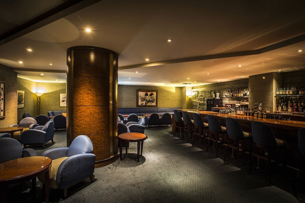 バー 「カバレロ」