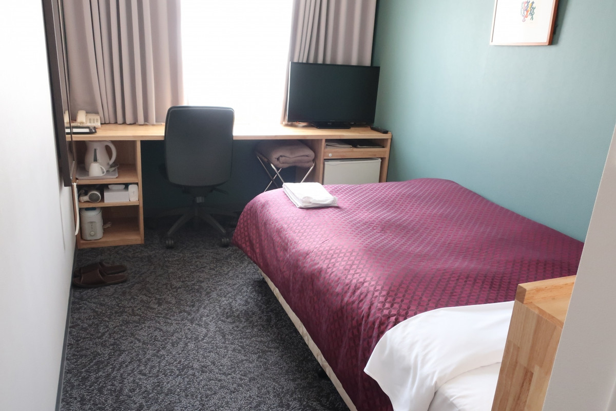 コンパクトなシングルルーム