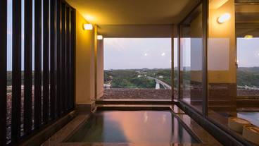 Semi-open-air bath / 19