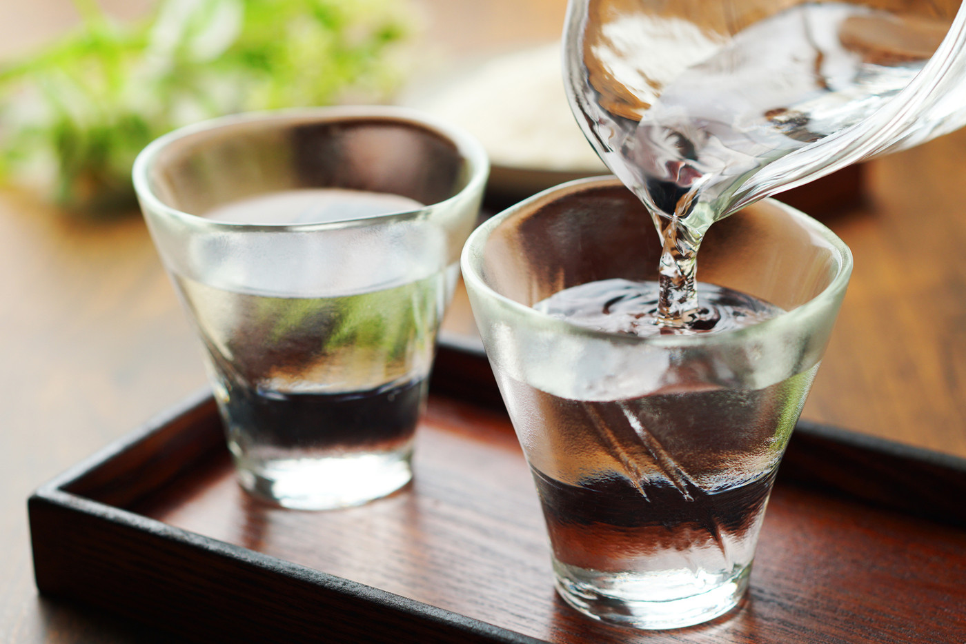 日本酒・冷酒・米・注ぐ