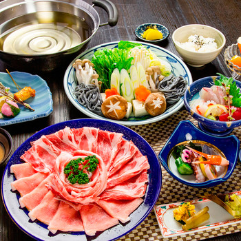 季節の移ろいを感じる会席料理3550846