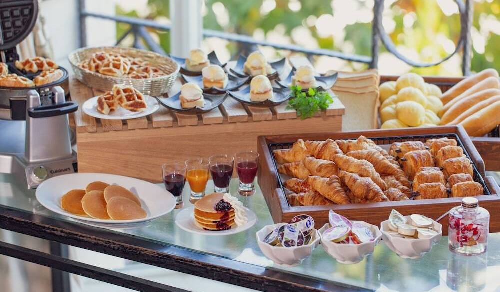 「エスカーレ」で
優雅な朝食を / 1