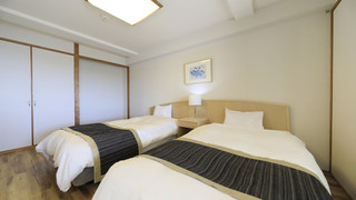 [禁煙] 洋室 (ベッド4台)/オーシャンビュー