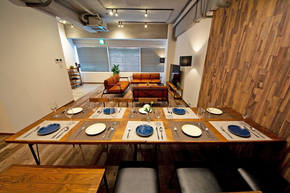 客室内のダイニングエリア