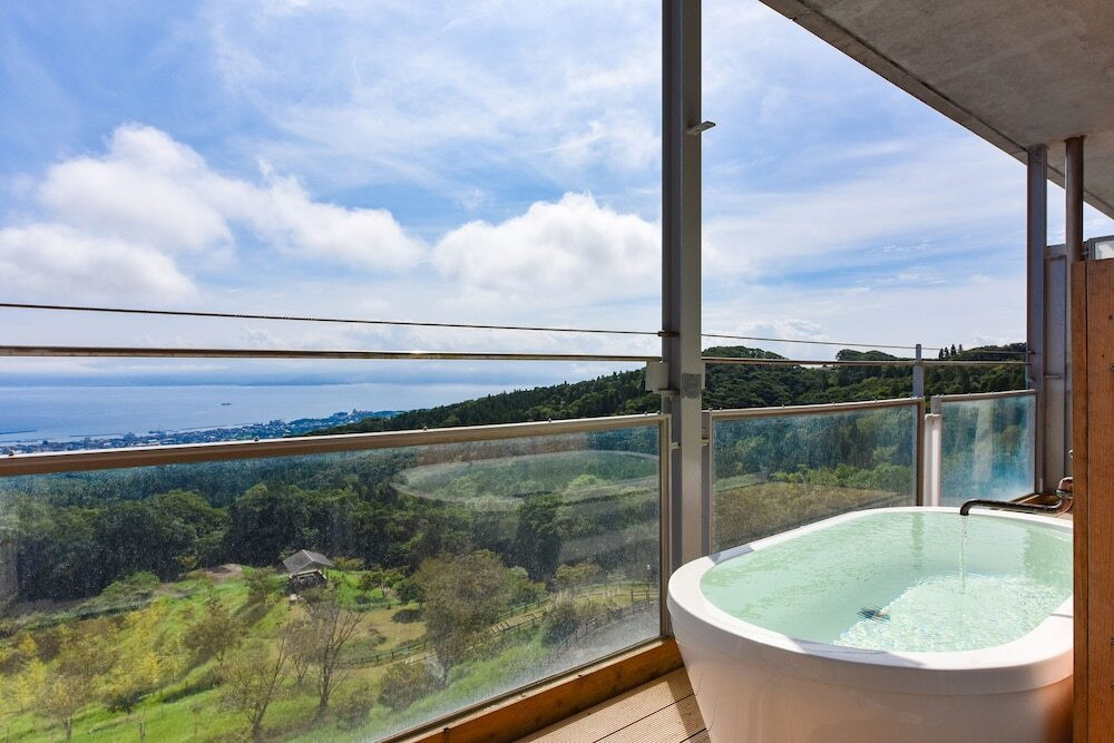 大自然に包まれて癒しのひとときを。指宿の高台に佇む大人の隠れ家3958523