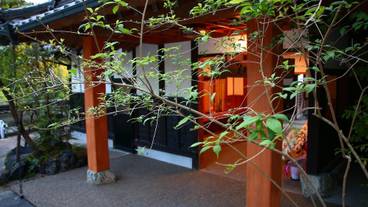 施設の入り口 / 8