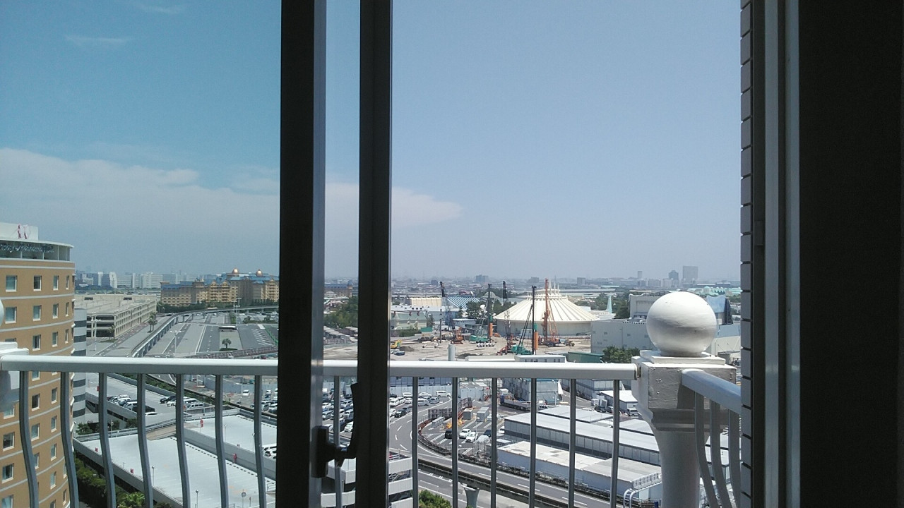 バルコニーもあるので風も心地よかったです