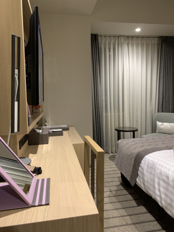 機能的。大きな卓上鏡が女性には嬉しい