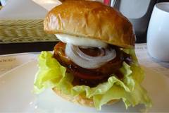 ダグズ・バーガー 宮古島本店