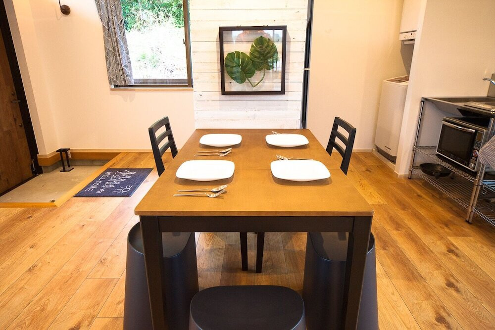 客室内のダイニングエリア