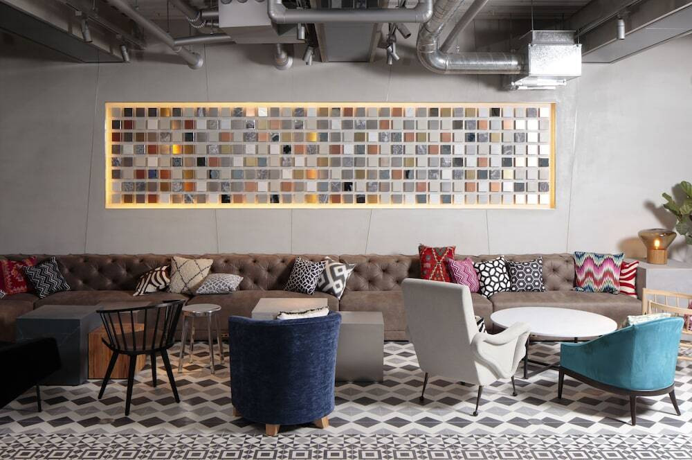 ロビーラウンジ