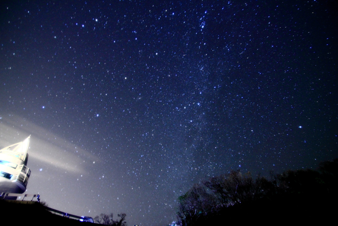 沖縄　古宇利オーシャンタワーと星空