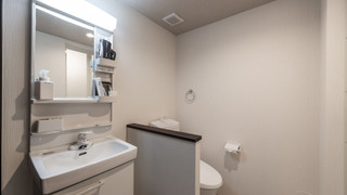 ダブルルーム (シャワー/トイレ付) エレベーターなし 405室 禁煙