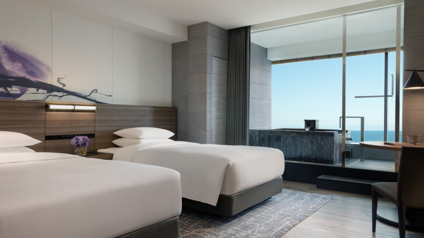 温泉やプラネタリウムで非日常な滞在3463195