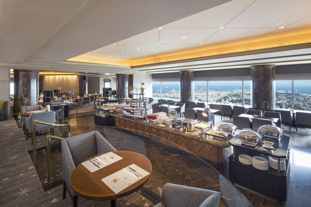 1.みなとみらいの街を一望！今宵の特等席「横浜ロイヤルパークホテル」4011146