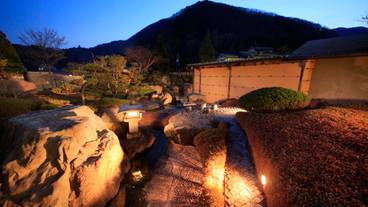 日本庭園 夜 / 2