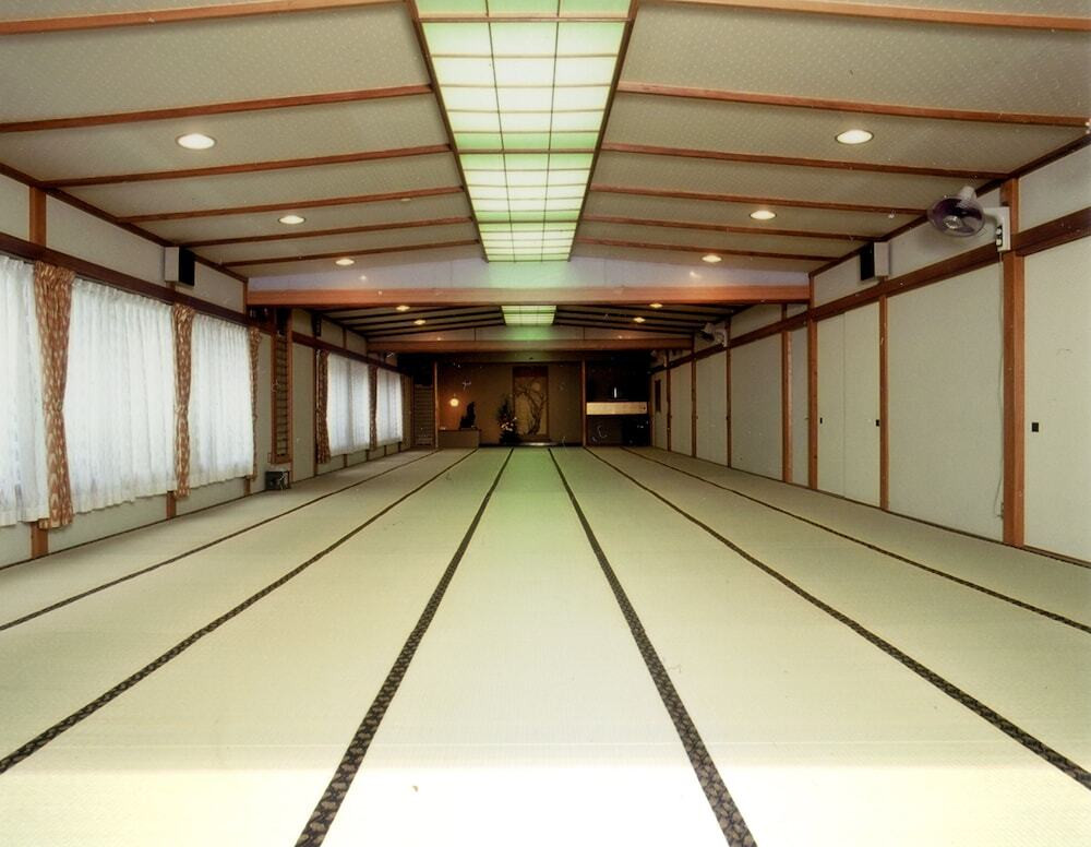 客室内のダイニングエリア