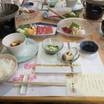 夕食は11品。あとから鯛の兜煮、茶碗蒸し、吸い物が来ました。