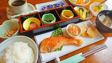 客室内のダイニングエリア / 10