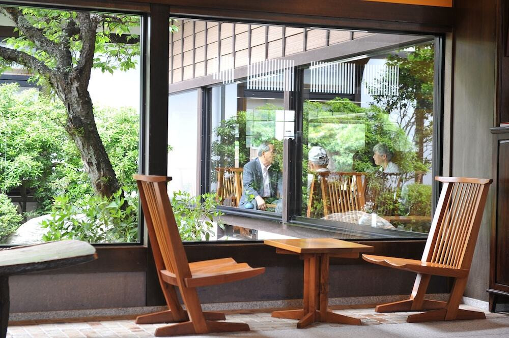 ロビー応接スペース