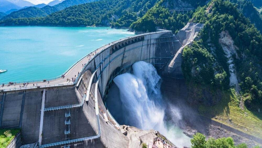 ヘリコプター / 飛行機ツアー