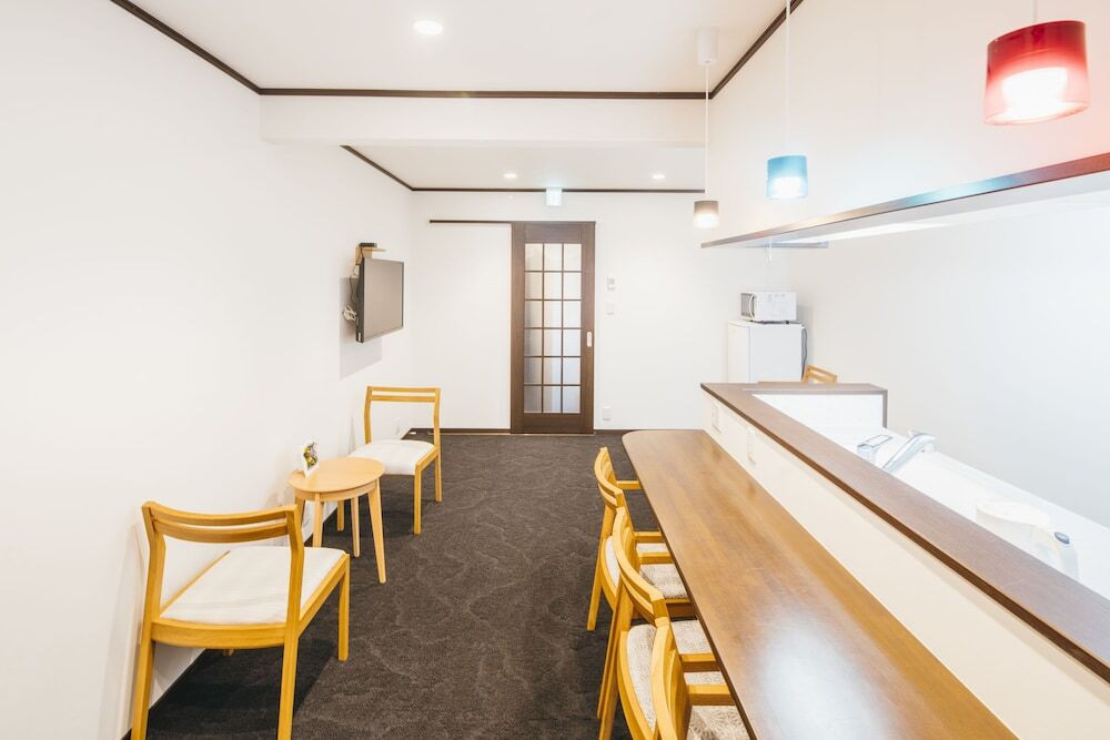 客室内のダイニングエリア