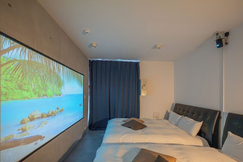 "泊まれる映画館"がコンセプト。空港利用時にも便利♪4573335